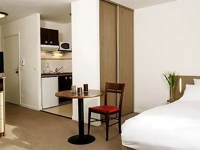 Comfort Le-port-marly Paris Ouest 호텔