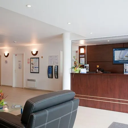 Comfort Le-port-marly Paris Ouest Hotel