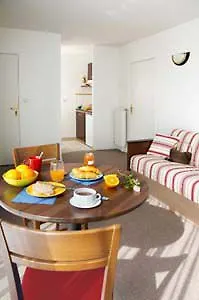 Comfort Le-port-marly Paris Ouest 3*