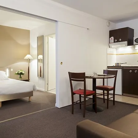 Comfort Le-port-marly Paris Ouest Hotel