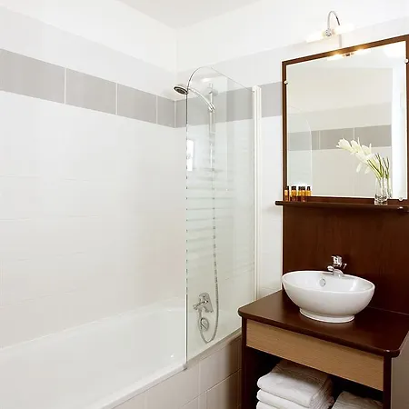 Comfort Le-port-marly Paris Ouest 3*